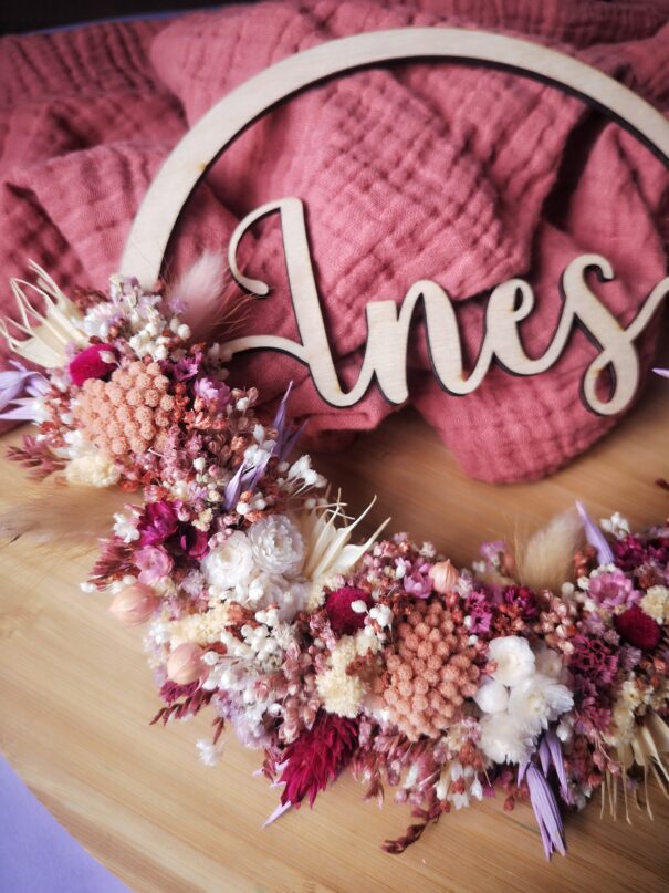 Couronne de fleurs séchées en bois avec prénom ou message - "Fleur des bois" – Image 8